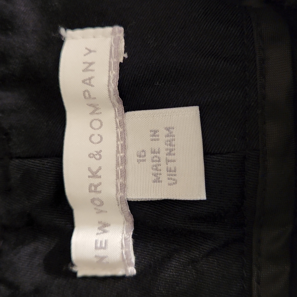 New York & Company Shorts - Picture 3 of 5